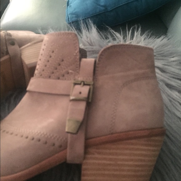 Vince camuto  booties - Picture 5 of 8